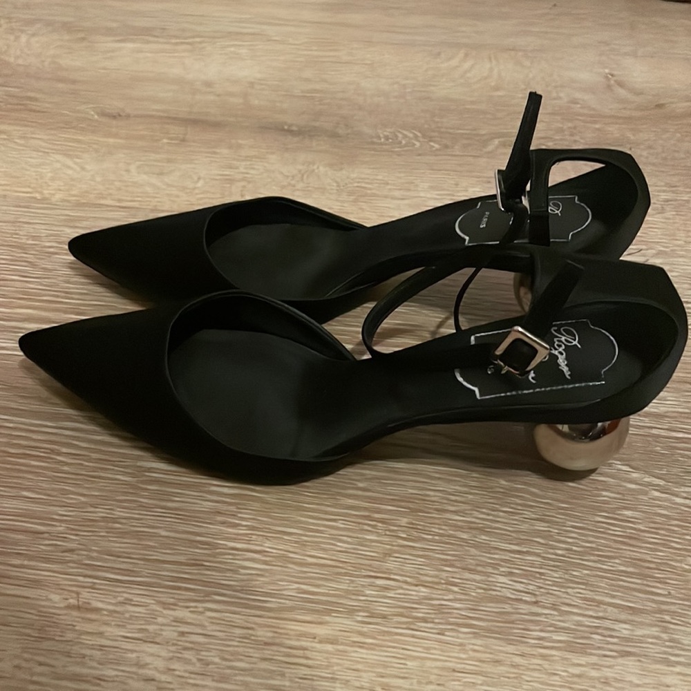 Ball heel Roger Vivier pumps